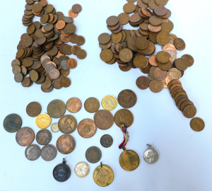 Lot 173 - Group lot Australian pre decimal Currency & Medallions incl Medall