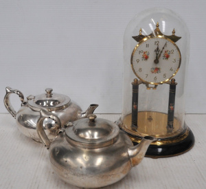 Lot 243 - Group lot - 2 x Vintage EPNS Robur Teapots + Brass Koma Dome clock