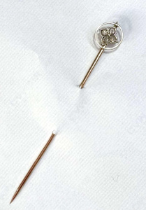 Lot 298 - c1900 14ct gold Stickpin with 4 small diamonds set in circle - TW 1 1