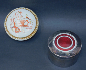 Lot 309 - 2 x Pces incl Rosenthal round lidded pot w oriental scene to lid 9cm D
