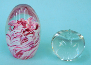 Lot 316 - 2 x Art Glass paperweights incl Signed Australian Geoffrey Dickinson D