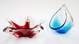 Lot 324 - 2 x Mid Century Art Glass items incl ruby & clear Japanese Koshida