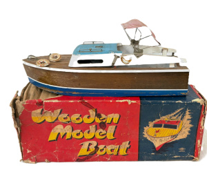 Lot 26 - 1950s M-M Japan Battery Oper Wooden Toy Motor Boat missing battery comp