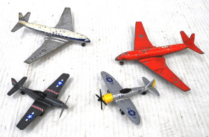 Lot 29 - 4 x vintage & modern Diecast Aeroplanes - 2 x Dinky Toy Comet Airli