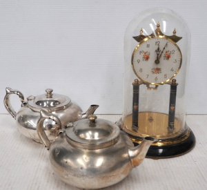 Lot 277 - Group lot - 2 x Vintage EPNS Robur Teapots + Brass Koma Dome clock