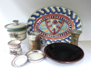 Lot 312 - Group lot - Modern Australian Pottery - Coralie Knight items, Linda Br