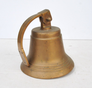 Lot 357 - Vintage heavy Brass bell w Mounting Bracket from The Cricketers Arms H