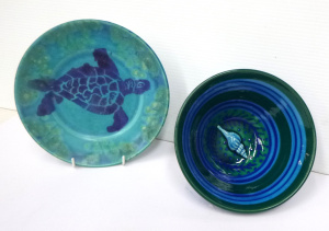 Lot 363 - 2 x pieces - Contemporary Australian Pottery - Michael Pugh plate w Tu