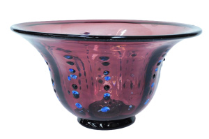 Lot 373 - Australian Art Glass - Oxiana Imp - Adelaide Large Aubergine bowl with