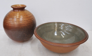 Lot 23 - 2 x Pces - 1980s Australian Studio Pottery - Large John Crump Vase w in Lot 23 - 2 x Pces - 1980s Australian Studio Pottery - Large John Crump Vase w in