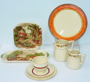 Lot 25 - Group lot of Vintage Clarice Cliff ceramics inc Bizarre plate Orange &a Lot 25 - Group lot of Vintage Clarice Cliff ceramics inc Bizarre plate Orange &a