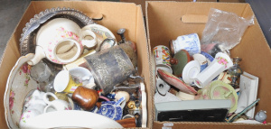 Lot 84 - 2 x Boxes of Mixed Items incl EPNS, China, Ceramics, Plates, Teapots et Lot 84 - 2 x Boxes of Mixed Items incl EPNS, China, Ceramics, Plates, Teapots et
