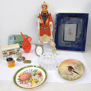 Lot 144 - Mixed Group lot inc Orange & White glass ribbed vase 20cm, Ceramic Lot 144 - Mixed Group lot inc Orange & White glass ribbed vase 20cm, Ceramic