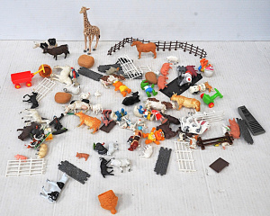 Lot 150 - Small Lot of Assorted Kids Miniature Toys incl Vintage Farm Animals Ma Lot 150 - Small Lot of Assorted Kids Miniature Toys incl Vintage Farm Animals Ma