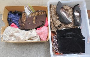 Lot 168 - 2 x Boxes - Vintage Ladies Clothing & Access - Scottish Woolen Ski Lot 168 - 2 x Boxes - Vintage Ladies Clothing & Access - Scottish Woolen Ski