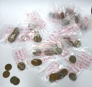 Lot 177 - Box Lot of Vintage Penny Coins incl Coins from 1910 to 1940s Lot 177 - Box Lot of Vintage Penny Coins incl Coins from 1910 to 1940s