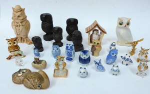 Lot 178 - Group lot Miniature Owl Figures inc Crystal, Ceramic Blue & White, Lot 178 - Group lot Miniature Owl Figures inc Crystal, Ceramic Blue & White,