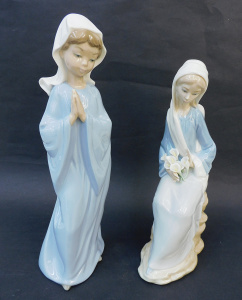 Lot 310 - 2 x Retired Lladro Nao Spanish figurines incl Girl Praying Model 298 Lot 310 - 2 x Retired Lladro Nao Spanish figurines incl Girl Praying Model 298