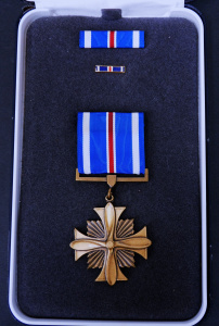 Lot 318 - Boxed Military American Distinguished Flying Cross medal with Ribbon B Lot 318 - Boxed Military American Distinguished Flying Cross medal with Ribbon B