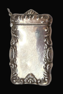 Lot 333 - c1900 ornate oblong 925 silver Vesta with loop Lot 333 - c1900 ornate oblong 925 silver Vesta with loop