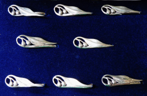 Lot 336 - Australian 925 Boxed Silver set of 8 Gum Leaf - Nut place card holders Lot 336 - Australian 925 Boxed Silver set of 8 Gum Leaf - Nut place card holders