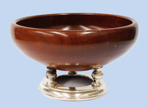 Lot 381 - Vintage American Sterling Silver & Mahogony Wooden Bowl - Tri foot Lot 381 - Vintage American Sterling Silver & Mahogony Wooden Bowl - Tri foot