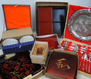 Group Lot of Boxed Oriental ware Items incl Japanese Laqcuerware Plates, Bowls, Group Lot of Boxed Oriental ware Items incl Japanese Laqcuerware Plates, Bowls,