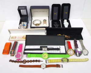 Group Lot of Modern Box plus loose watches inc Sarah Jessica Parker, Gucci &