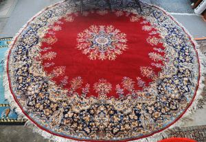 Large Vintage round shape Persian rug with traditional red & blue toned patt Large Vintage round shape Persian rug with traditional red & blue toned patt
