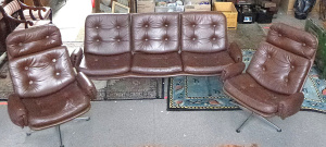 Lot 52 - Mid Century Modern 3 x piece Brown Leather Lounge suite in the style of Lot 52 - Mid Century Modern 3 x piece Brown Leather Lounge suite in the style of
