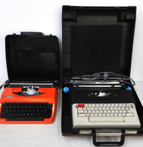 Lot 64 - 2 x Vintage Typewriters inc portable retro Brother model number 210c pl