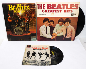 Lot 87 - 3 x pieces The Beatles - vintage Vinyl Lp Record 'Greatest Hits Vol 1'