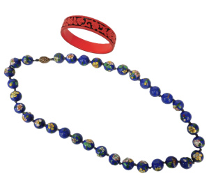Lot 118 - 2 x pces Chinese jewellery - vintage blue floral Cloisonne bead neckla Lot 118 - 2 x pces Chinese jewellery - vintage blue floral Cloisonne bead neckla