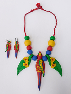 Lot 120 - Vintage 1980s Robyn Gordon Coloured Polymer Clay Jewellery set - Parro