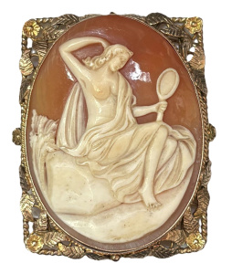 Lot 129 - Large vintage 9ct gold Cameo in square filigree setting feat Maiden wi Lot 129 - Large vintage 9ct gold Cameo in square filigree setting feat Maiden wi