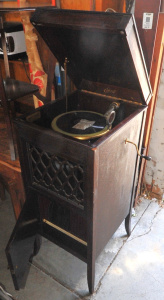 Vintage Edison Gramophone & Cabinet Unit w Record Slots - Approx 100cm H Vintage Edison Gramophone & Cabinet Unit w Record Slots - Approx 100cm H