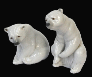 Pair Lladro polar bear figures Nos 1208 1209