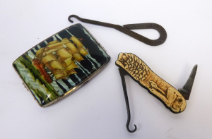 3 x Vintage Items inc, English Gwenda powder compact with image of a Galleon, re