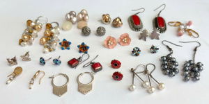 Approx 17 x pair earrings, enamel studs, Marcasite, pearls, some silver etc