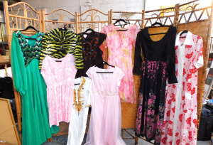 Group lot vintage Ladies clothing inc Chiffon & Cotton Floral dresses, Debr