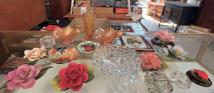 Grp - pair Marigold carnival glass bowls, small HK Tunstall dish, glassware, col