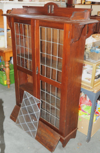Vintage Blackwood Lead Light Cabinet w Three Shelves & Spare Lead Light Wind