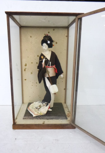 Vintage Glass cased Japanese Geisha Girl Doll playing a Shamisen, approx 54cm H Vintage Glass cased Japanese Geisha Girl Doll playing a Shamisen, approx 54cm H
