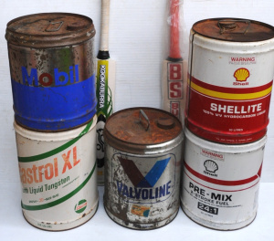 Lot 23 - Lot incl 5 x Vintage 20L Oil Drums incl SHELL, Valvoline, Mobil Oil, Ca