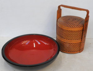 Lot 113 - 2 x Vintage Lacquerware Items incl Oriental Lacquerware Black & Re