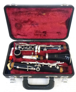 Lot 148 - Vintage Cased Yamaha 5 piece Clarinet - made in Japan, marked 4C to mo