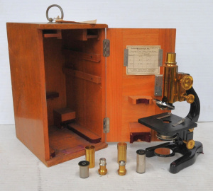 Lot 163 - 1930s Cased Ernst Lietz Wetzlar Microscope w 5 x, 10 x , 45 x & Un