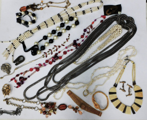 Lot 201 - Group costume jewellery inc Faux pearl necklaces, snake chain necklace