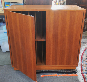 Lot 233 - Retro NULLModuleNULL Teak Veneer Record Cabinet - 92cm L x 86cm H - on Lot 233 - Retro NULLModuleNULL Teak Veneer Record Cabinet - 92cm L x 86cm H - on