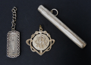 Lot 366 - 3 pces Sterling Silver inc Medalion with monogram, Israelian Oblong Pe